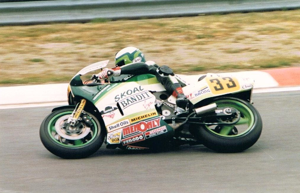 This oversized fanny pack is another in our Golden Era collection and this one takes its cues from the 1986 Suzuki Heron RG500 arguably one of the most iconic livery in motorcycle racing history. Crafted from rugged 600D canvas fabric, this large fanny pack features a spacious main compartment, 2 separate zippered sections, and a hidden pocket for you things youve got to hide